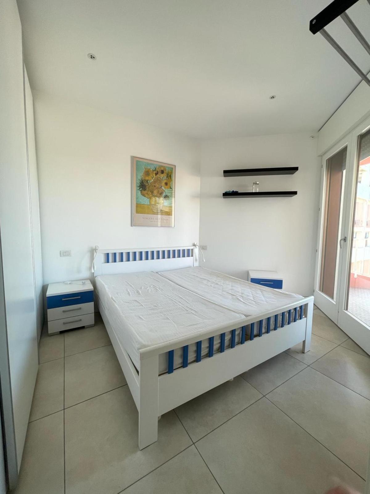 Residence Apollo - Walterigato Apartments Solo Per Famiglie Лидо-ди-Езоло Экстерьер фото