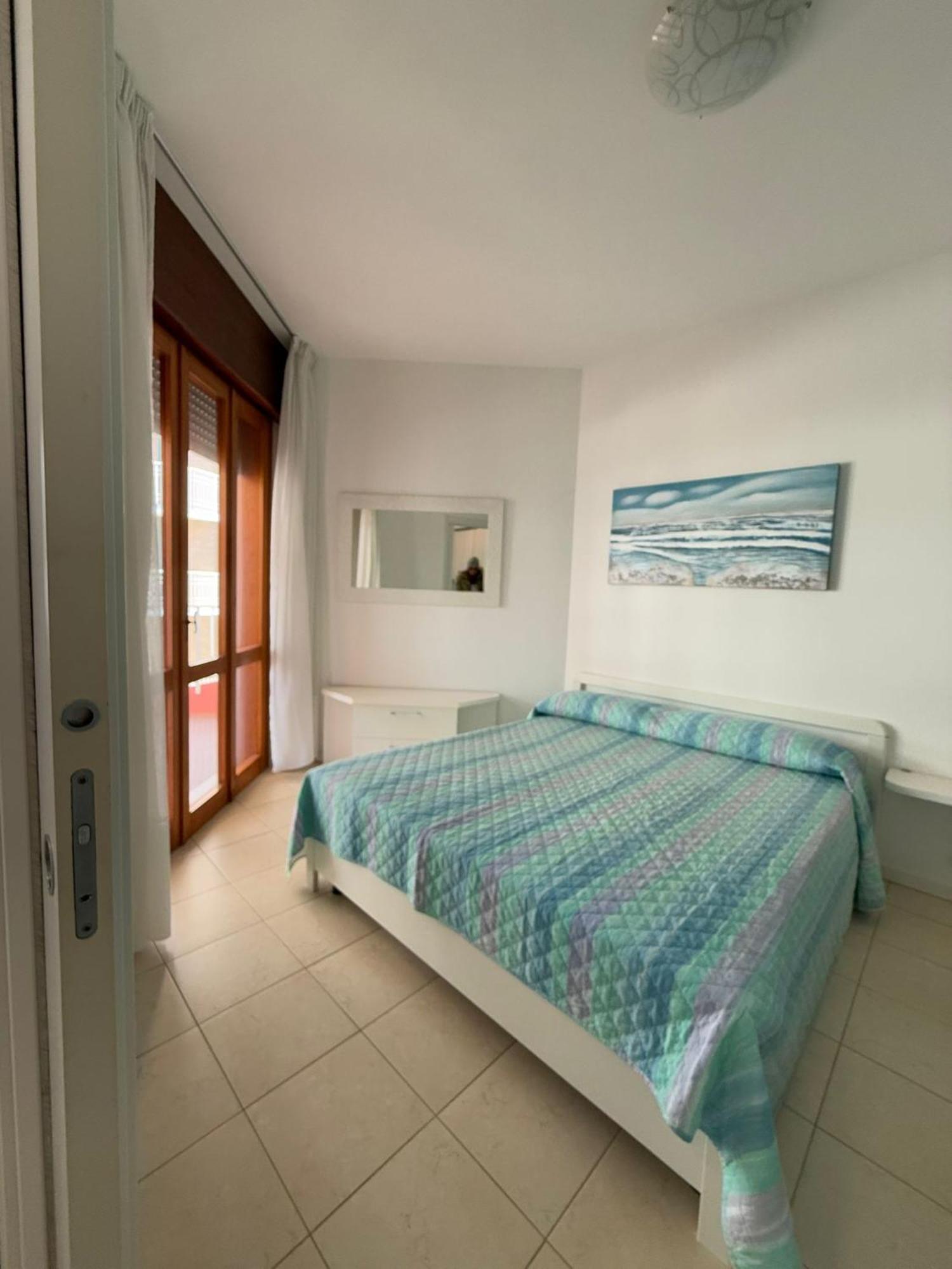Residence Apollo - Walterigato Apartments Solo Per Famiglie Лидо-ди-Езоло Экстерьер фото